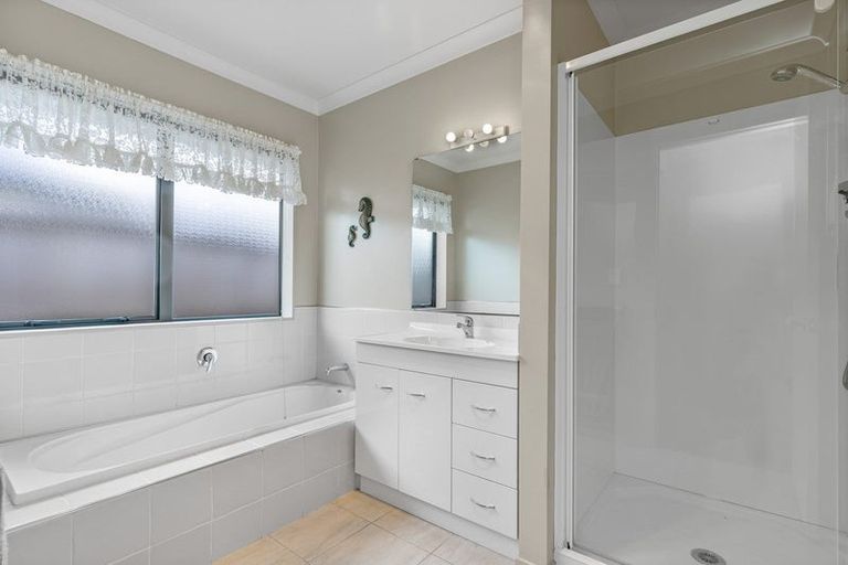 Photo of property in 35 Oaklands Drive, Cambridge, 3434