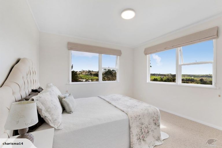 Photo of property in 33 Trig Road, Whitford, Howick, 2571