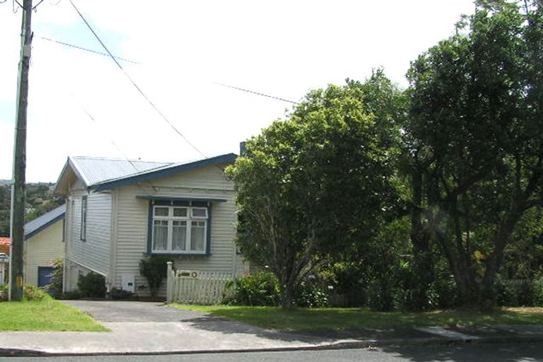 Photo of property in 66 Clarence Road, Northcote Point, Auckland, 0627