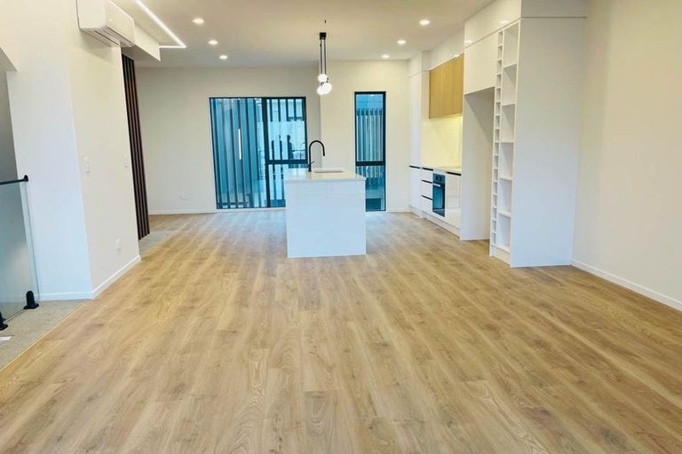 Photo of property in 18 Mina Way, Browns Bay, Auckland, 0630