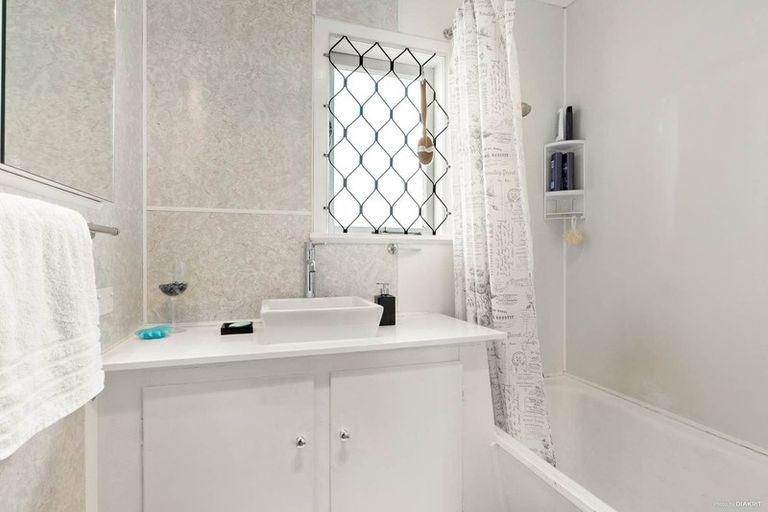 Photo of property in 1/160 Porchester Road, Papakura, 2110