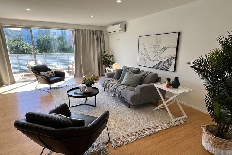 Photo of property in 44 Saddleback Grove, Karori, Wellington, 6012