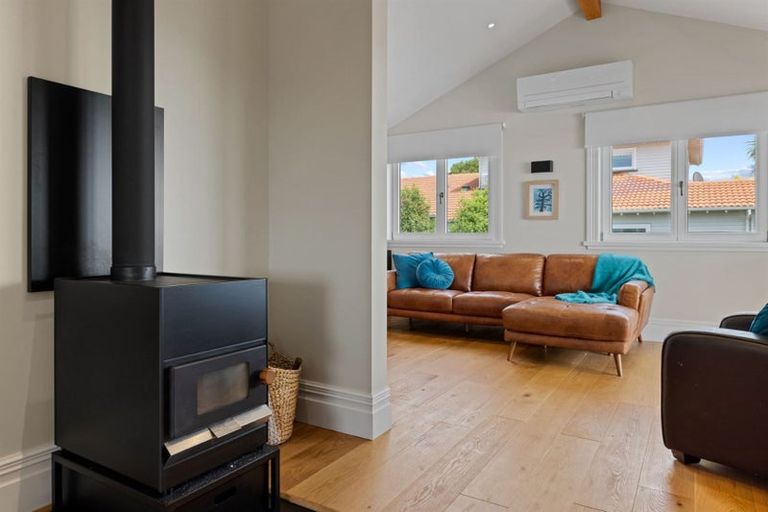 Photo of property in 156 Hackthorne Road, Cashmere, Christchurch, 8022