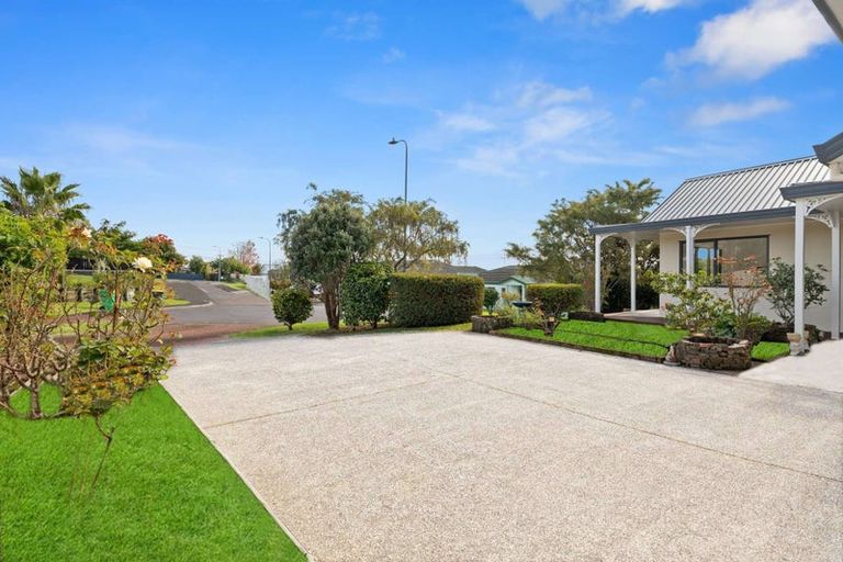 Photo of property in 19 Lasque Place, Glen Eden, Auckland, 0602