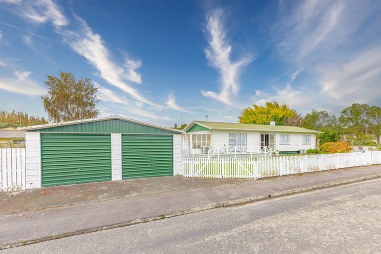 Photo of property in 12 Totara Place, Pahiatua, 4910