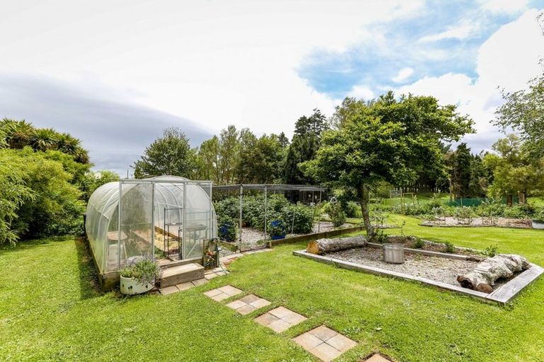 Photo of property in 2 Tayler Street, Eltham, 4322