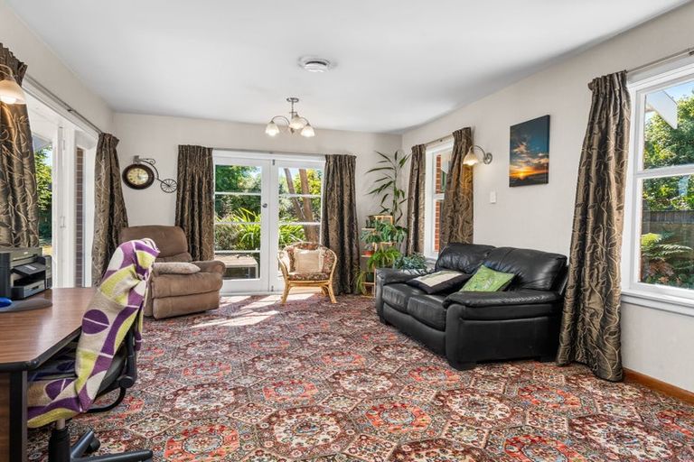 Photo of property in 2/151 Yaldhurst Road, Sockburn, Christchurch, 8042