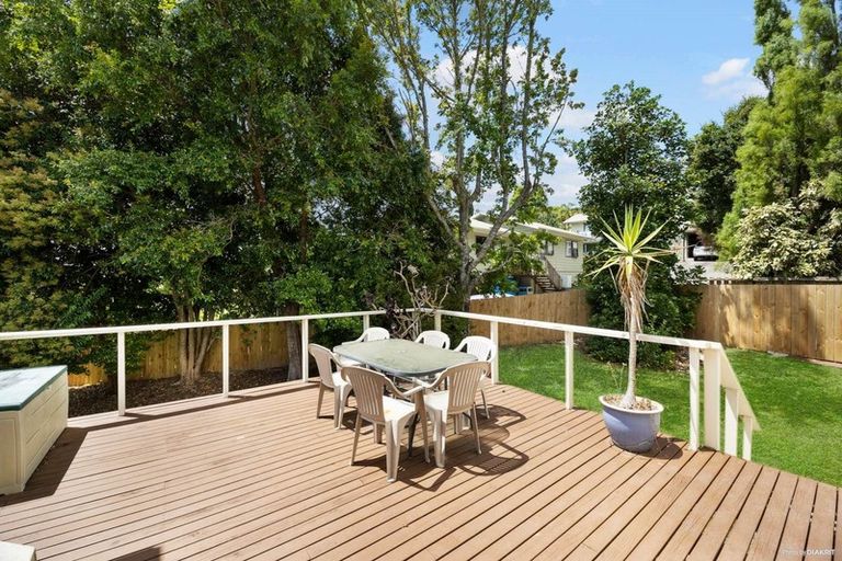 Photo of property in 6 Eagleson Street, Northcross, Auckland, 0632