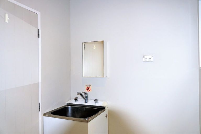 Photo of property in 18 Mulroy Place, Pinehill, Auckland, 0632