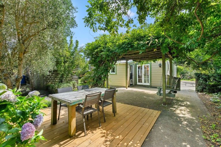 Photo of property in 24 Papawai Road, Greytown, 5712