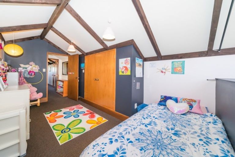 Photo of property in 7 Grange Place, Milson, Palmerston North, 4414