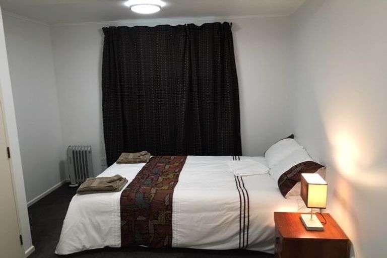 Photo of property in 28 Harvey Street, Waipahihi, Taupo, 3330