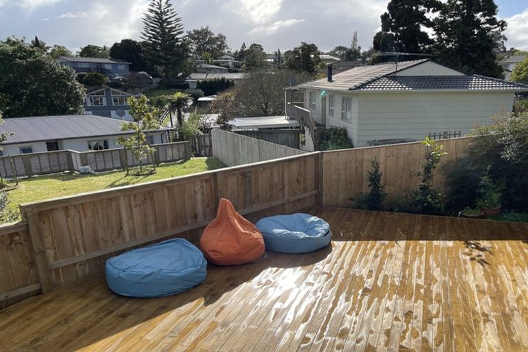 Photo of property in 1/16a Camrose Place, Glenfield, Auckland, 0629