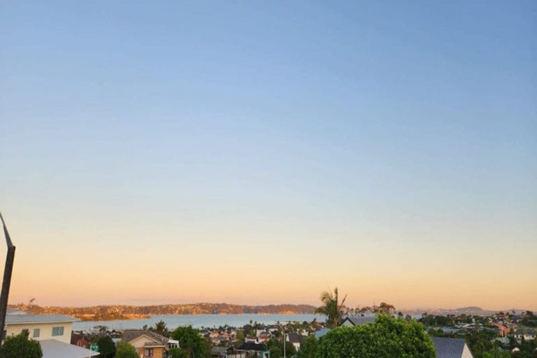 Photo of property in 19 Westpark Drive, West Harbour, Auckland, 0618