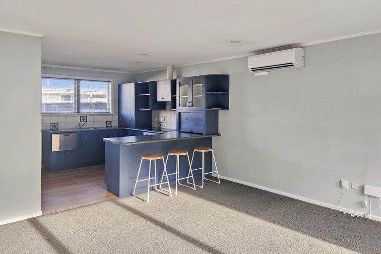 Photo of property in 75 Wai-iti Crescent, Woburn, Lower Hutt, 5010