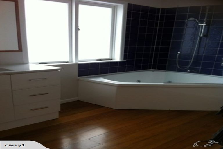 Photo of property in 584 Beach Road, Rothesay Bay, Auckland, 0630