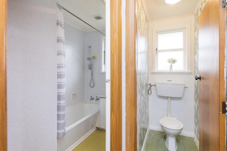 Photo of property in 9 Holland Crescent, Bulls, 4818