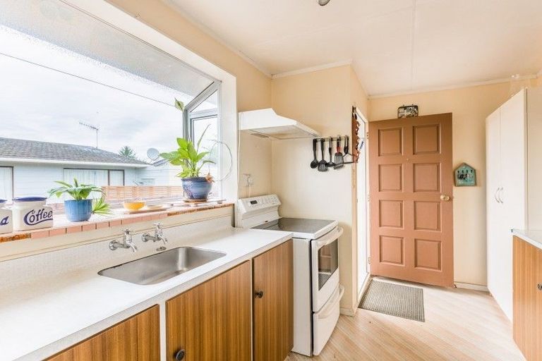 Photo of property in 9 Cypress Grove, Paraparaumu, 5032