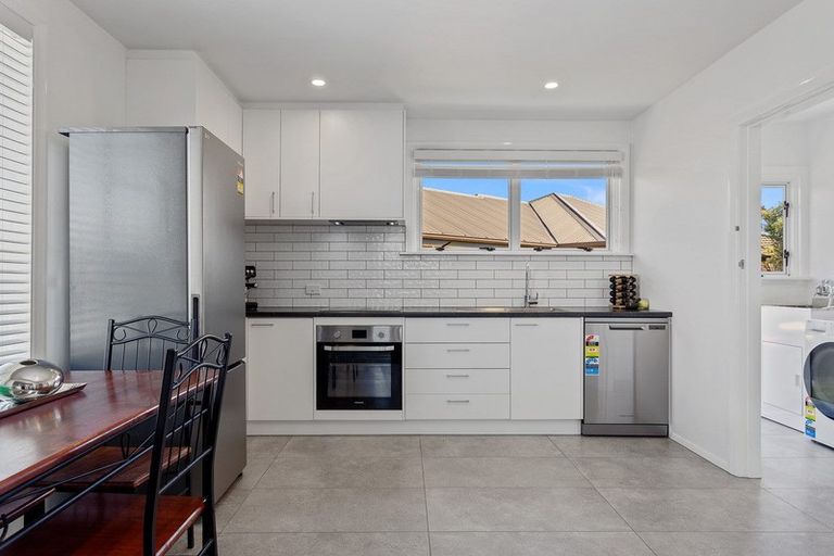 Photo of property in 3/211 Aldwins Road, Phillipstown, Christchurch, 8062