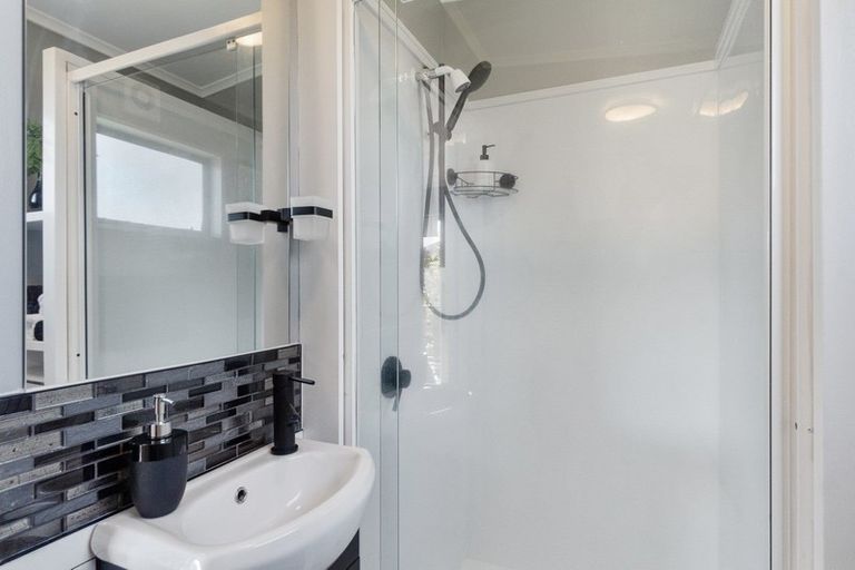 Photo of property in 44 Lansdowne Crescent, Glenview, Hamilton, 3206