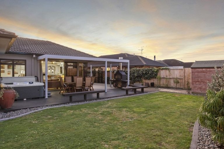 Photo of property in 35 Aranui Drive, Papamoa Beach, Papamoa, 3118