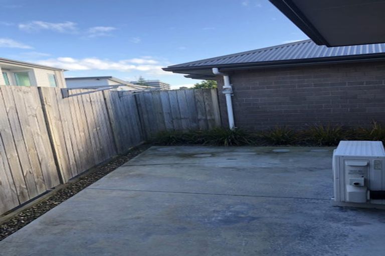 Photo of property in 2/27 Jones Crescent, Melville, Hamilton, 3206