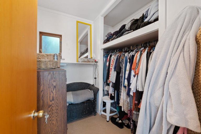 Photo of property in 75 Morley Street, New Plymouth, 4310