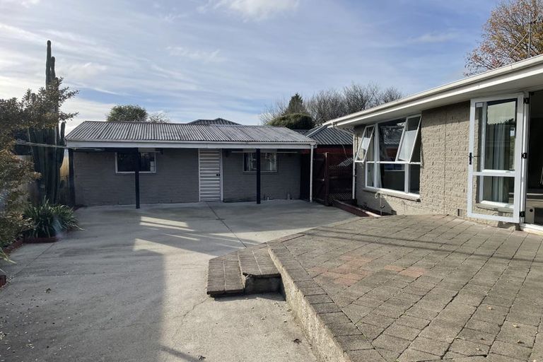 Photo of property in 1/1 Glenys Place, Broomfield, Christchurch, 8042