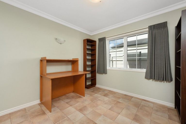 Photo of property in 28 Bodiam Place, Bethlehem, Tauranga, 3110