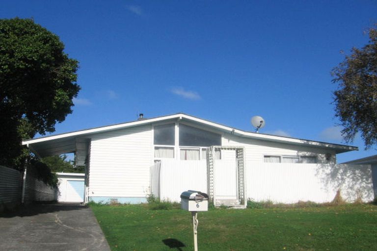 Photo of property in 6 Somerset Crescent, Highbury, Palmerston North, 4412