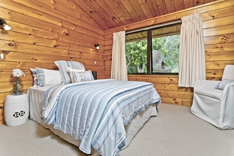 Photo of property in 19 Miraka Place, Birkenhead, Auckland, 0626