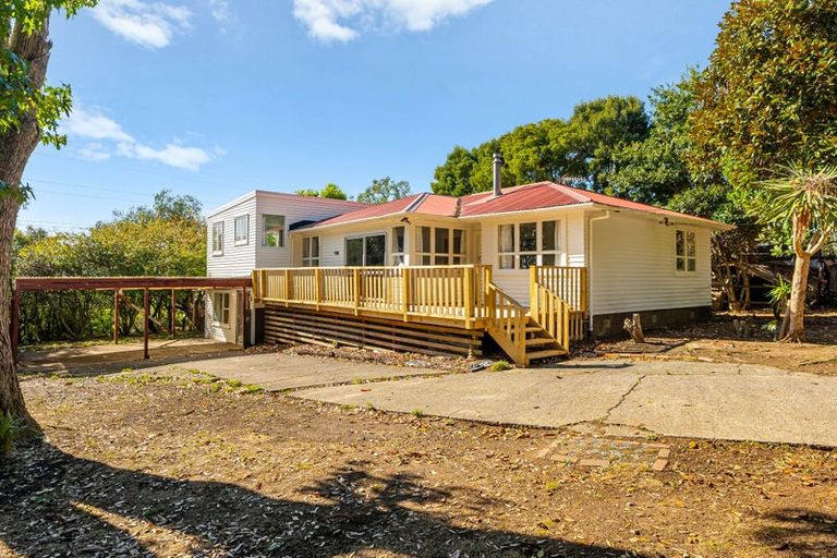 Photo of property in 23 Red Hills Road, Massey, Auckland, 0614