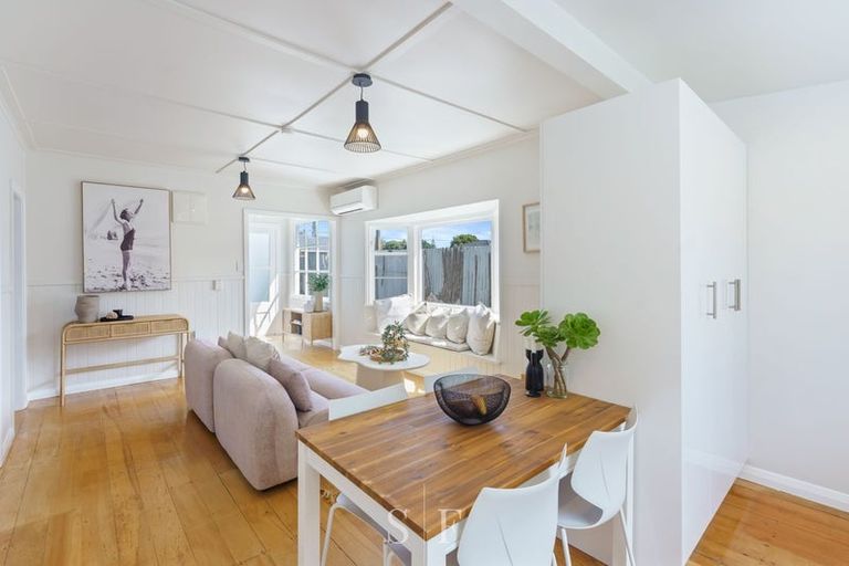 Photo of property in 15 Rauparaha Street, Waikanae Beach, Waikanae, 5036