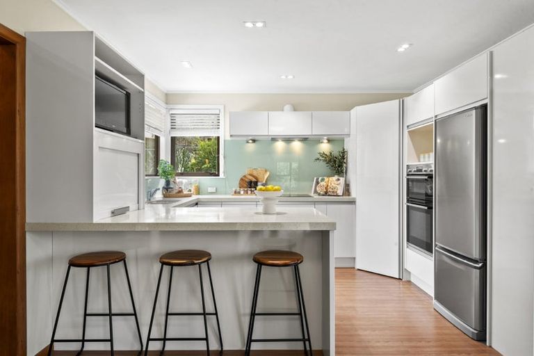 Photo of property in 8 Kauri Road, Birkenhead, Auckland, 0626