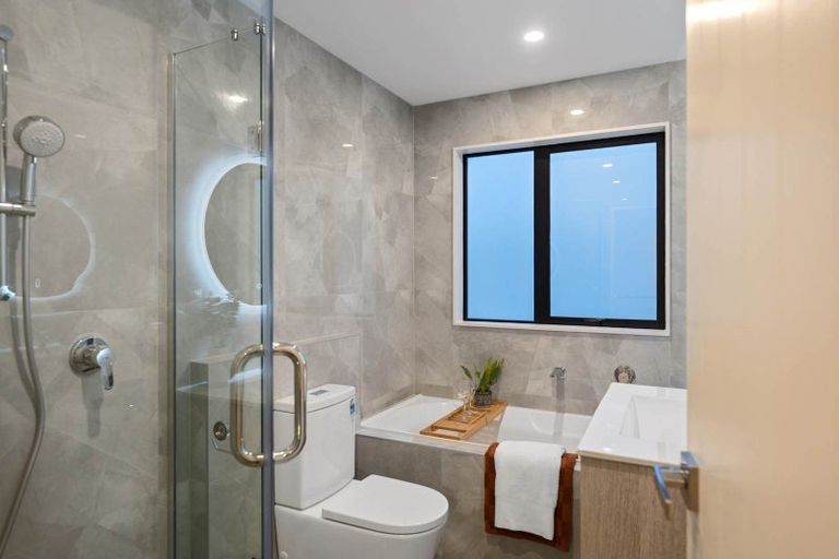 Photo of property in 33c Garadice Road, Rothesay Bay, Auckland, 0630