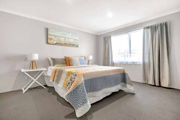 Photo of property in 100 Shakespeare Street, Leamington, Cambridge, 3432