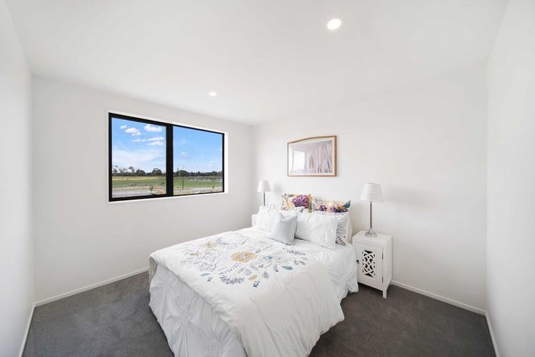 Photo of property in 13 Korowhiti Road, Clarks Beach, 2122