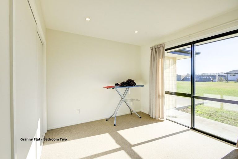 Photo of property in 8 Northside Drive, Waikuku, Rangiora, 7473