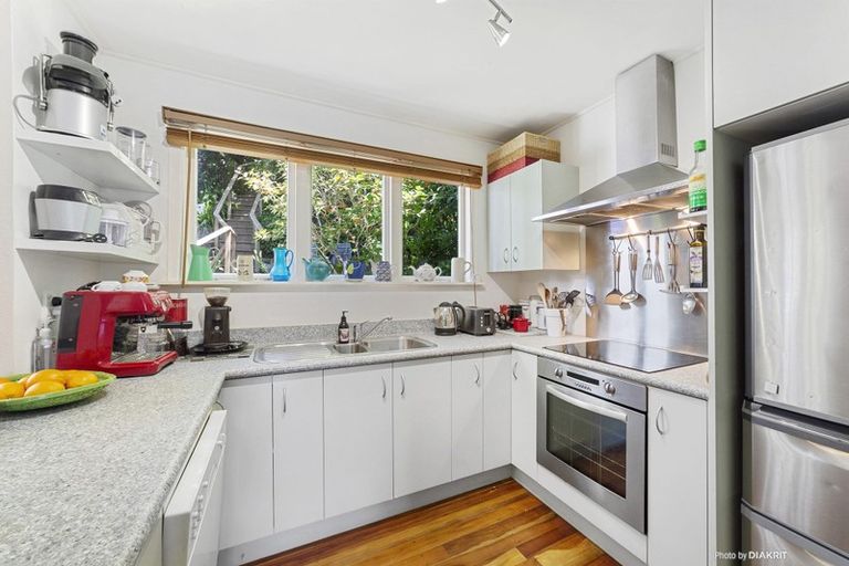 Photo of property in 12 Williamson Way, Karori, Wellington, 6012