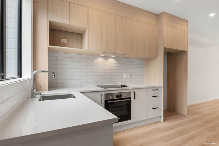 Photo of property in 55e Redwood Drive, Massey, Auckland, 0614