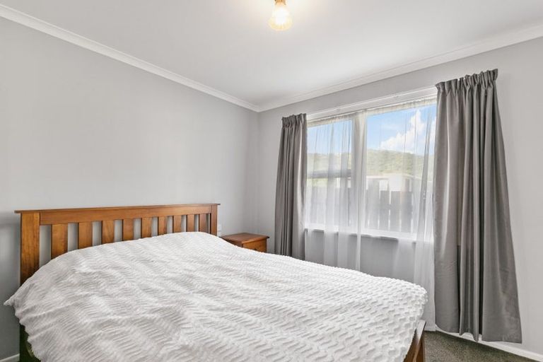 Photo of property in 7 Cardiff Crescent, Cannons Creek, Porirua, 5024
