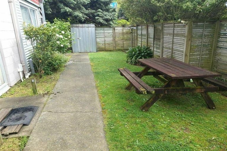 Photo of property in 3/126 Redwood Avenue, Tawa, Wellington, 5028