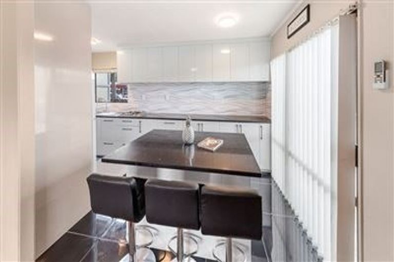 Photo of property in 2/24 Norrie Smith Avenue, Flat Bush, Auckland, 2023