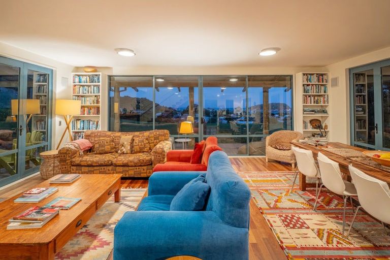 Photo of property in 92 Hahei Beach Road, Hahei, Whitianga, 3591