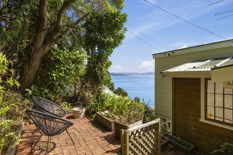 Photo of property in 51 Ferry Road, Days Bay, Lower Hutt, 5013