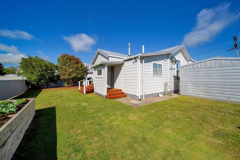 Photo of property in 70 Ketemarae Road, Normanby, Hawera, 4614