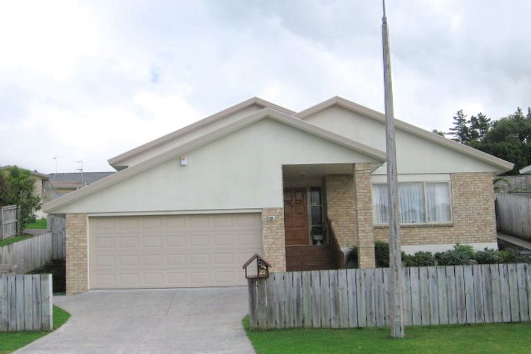 Photo of property in 21 Milan Drive, Glen Eden, Auckland, 0602