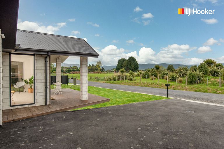 Photo of property in 44 Constitution Avenue, Milton, 9220