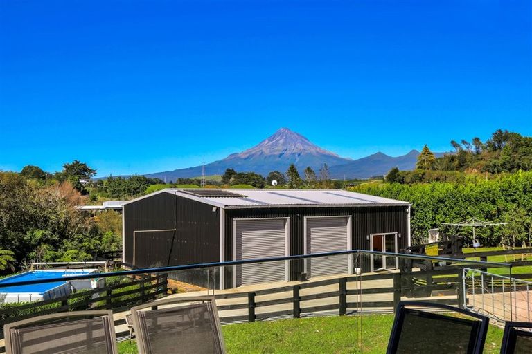 Photo of property in 15 Thomason Road, Egmont Village, New Plymouth, 4371