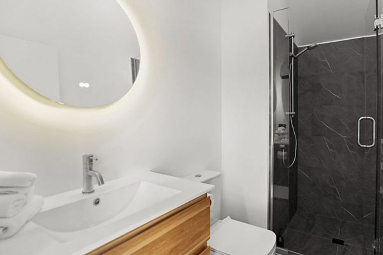 Photo of property in 10 Casterway Crescent, Jacks Point, 9371